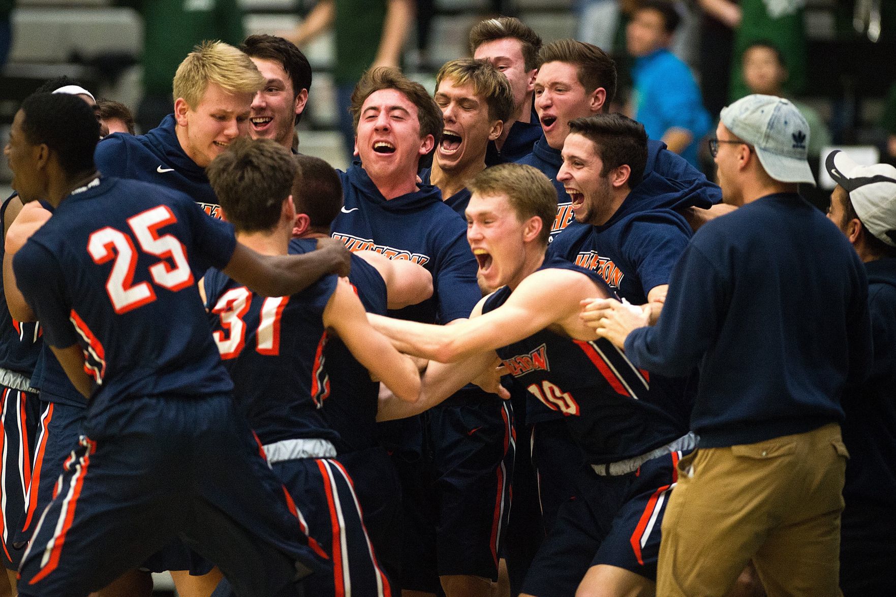 120618-blm-spt-18iwuhoops
